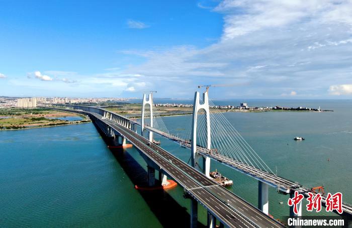 航拍福廈高鐵跨海大橋?！∧喜F路供圖