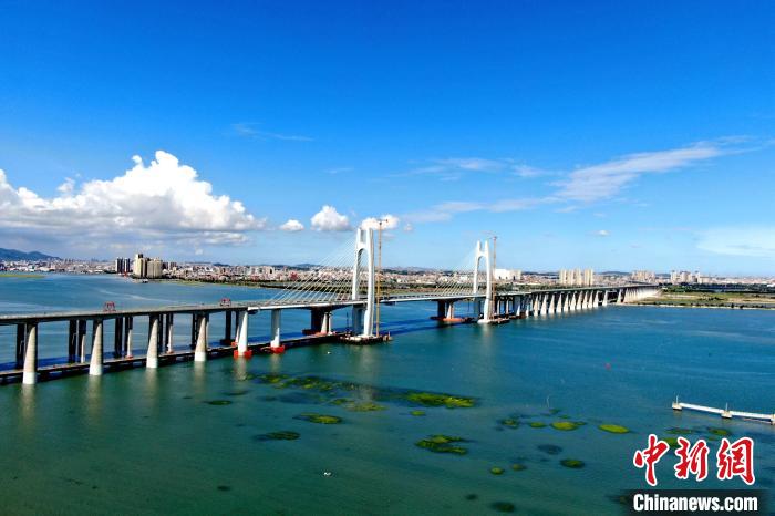 航拍福廈高鐵跨海大橋?！∧喜F路供圖