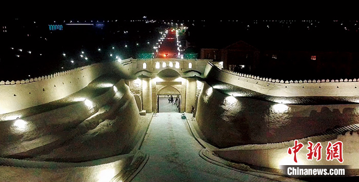 圖為修復(fù)后的文物建筑夜間景觀。許言 供圖