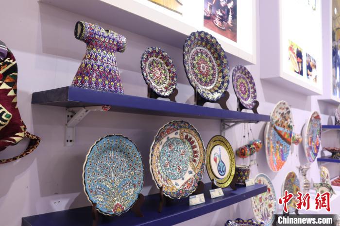 土耳其陶瓷展于國(guó)際手造展區(qū)。　李明芮 攝