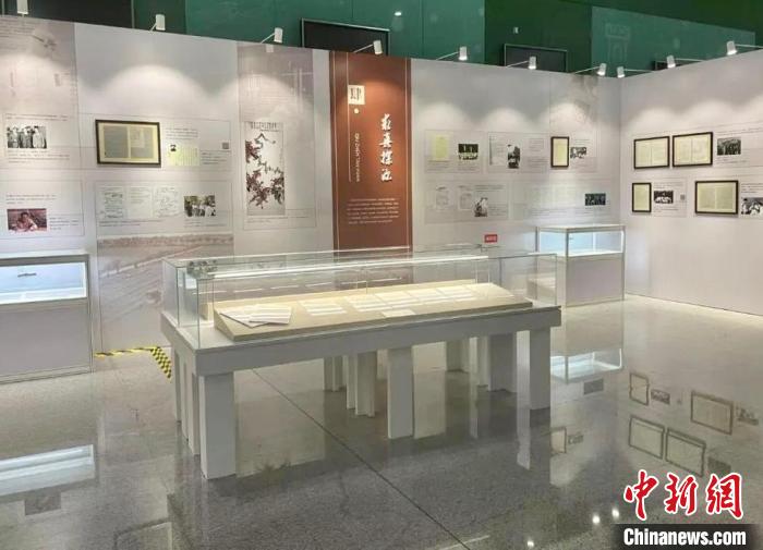 “筆鑒丹心——手稿中的中國科學(xué)家精神主題展”第四篇章“ 求真探源”?！≈袊茀f(xié)科技傳播中心 供圖