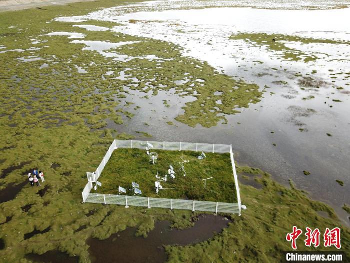 圖為玉樹隆寶高寒濕地生態(tài)氣象試驗站?！∏嗪Ｊ庀缶?供圖