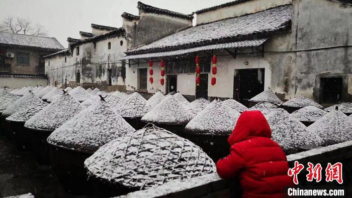 游埠古鎮(zhèn)醬油坊雪景?！潜?攝