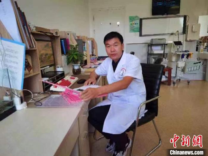 圖為工作中的王如剛。　王如剛 攝