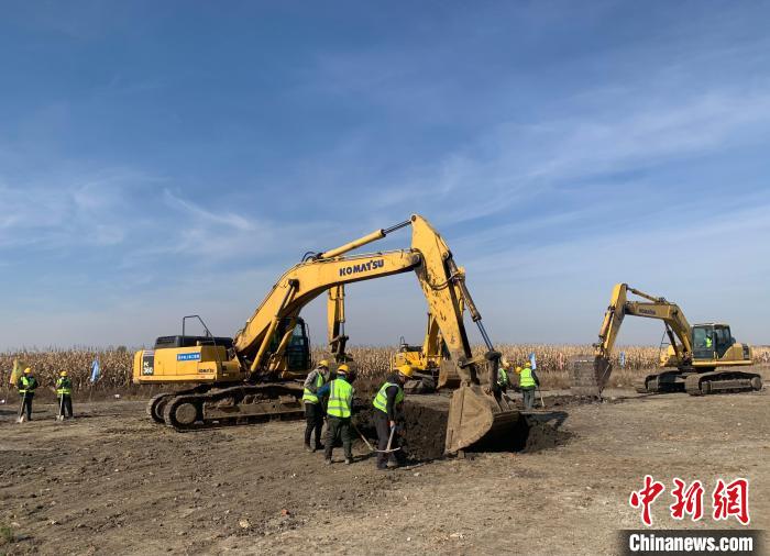 哈伊高鐵哈爾濱至鐵力段首個(gè)工點(diǎn)施工現(xiàn)場(chǎng) 史軼夫 攝