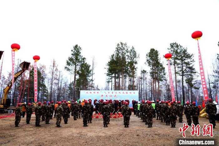 “北極明珠”項目建筑總高度106米，總投資近5000萬元?！⊥趿?攝