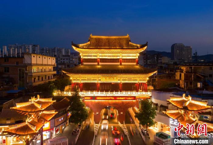 圖為建甌鼓樓?！∴噺?qiáng) 攝