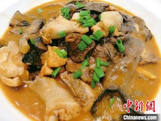 嶗山菇燉雞。圖片來源：臺(tái)灣《聯(lián)合報(bào)》