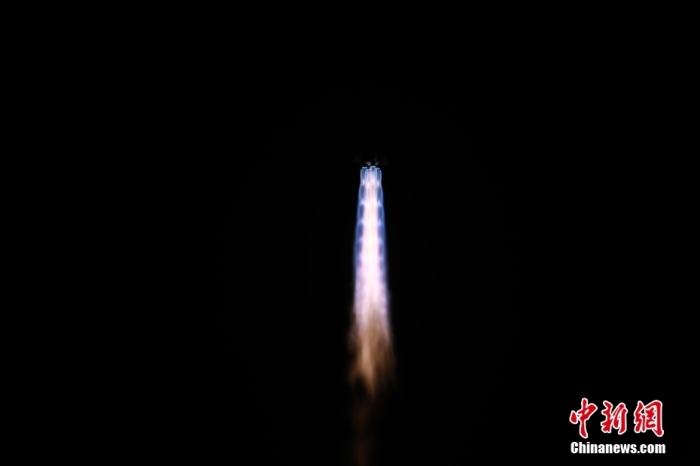 圖為發(fā)射現(xiàn)場。 <a target='_blank' href='/'>中新社</a>發(fā) 應(yīng)龍飛 攝