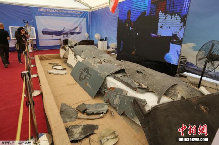 2019年9月21日，伊朗革命衛(wèi)隊展示被擊落的美軍無人機碎片。