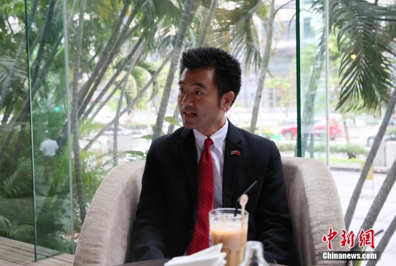 圖為威倫在泰國曼谷接受采訪。 <a target='_blank' href='/'>中新社</a>記者 王國安 攝
