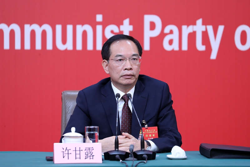 公安部黨委委員、副部長(zhǎng)，國(guó)家移民管理局黨組書記、局長(zhǎng)許甘露。（圖源：新華社）