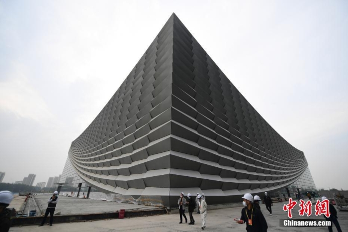 10月13日，中共二十大新聞中心為境內(nèi)外記者組織北京城市副中心參觀采訪活動。 <a target='_blank' href='/'>中新社</a>記者 田雨昊 攝