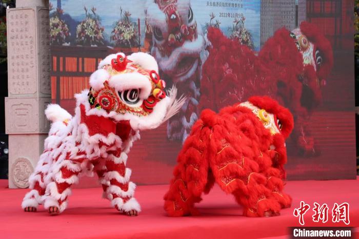 活動(dòng)現(xiàn)場舞獅表演    圖片來源：中新網(wǎng)
