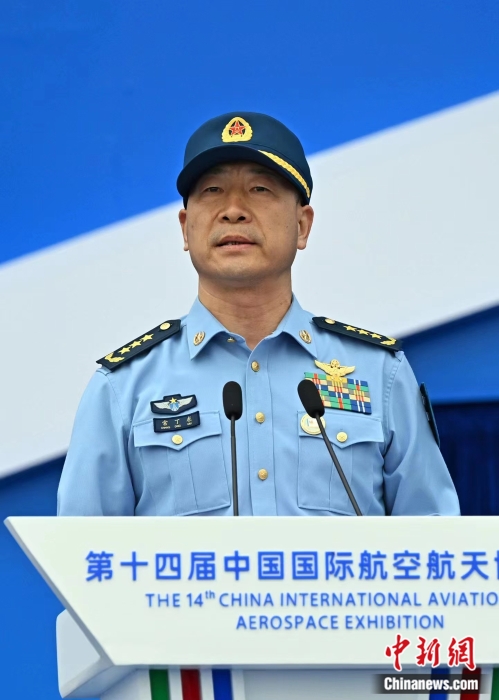 空軍司令員常丁求上將，在中國航展開幕式上致辭。余紅春 攝影