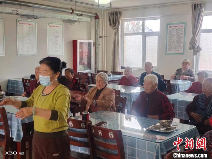 (資料圖)山東淄博從“一餐熱飯”破題養(yǎng)老服務(wù)“最后一公里”。　受訪者供圖