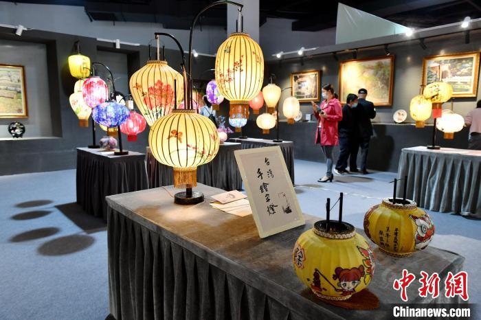臺灣燈籠展場?！蚊?攝