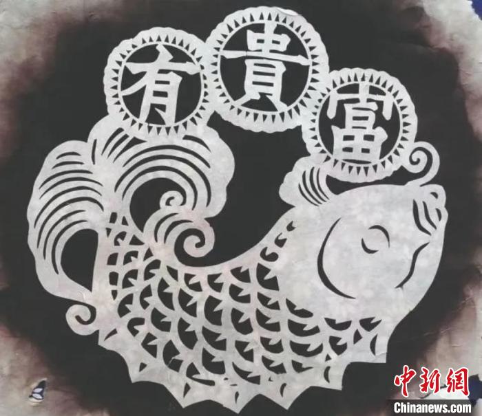 李淑英制作的熏畫?！∮诰?攝