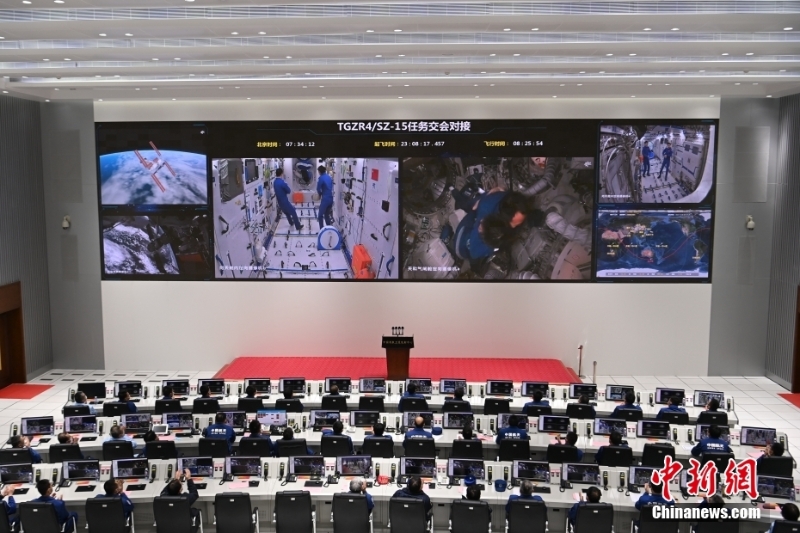 神舟十五號航天員順利進駐中國空間站 兩個乘組首次實現“太空會師”