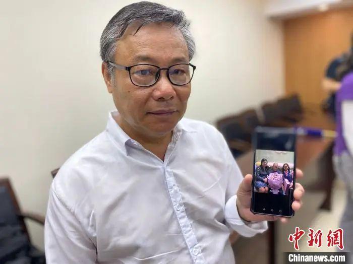 李真銘繼承父親遺志，成為一名傳遞和平之聲的紫金草志愿者。　申冉 攝
