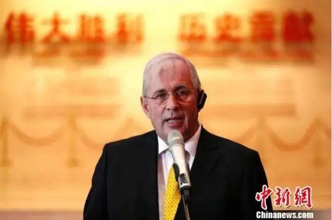 圖片圖為約翰·拉貝之孫托馬斯·拉貝。 富田 攝