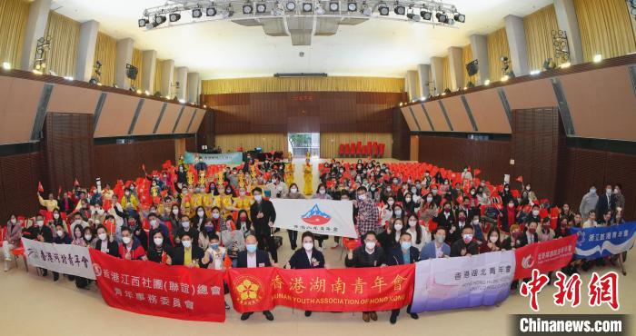 參與嘉年華的10家青年社團(tuán)“全家?！??！∠愀酆锨嗄陼?huì)供圖