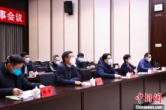 寧德市海外聯(lián)誼會(huì)二屆六次常務(wù)理事會(huì)議現(xiàn)場(chǎng)?！∪~茂 攝