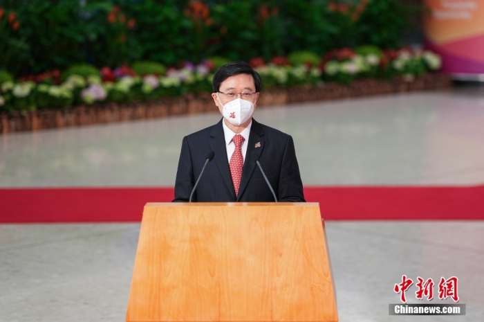 7月1日，在高鐵西九龍站內(nèi)，香港特別行政區(qū)第六任行政長官李家超于就職后首次會見傳媒。 <a target='_blank' href='/'>中新社</a>記者 崔楠 攝