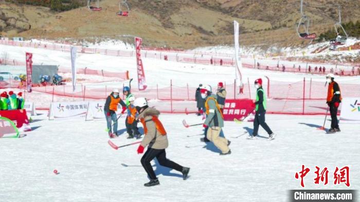 圖為民眾體驗冰雪項目?！?nèi)蒙古體育局供圖