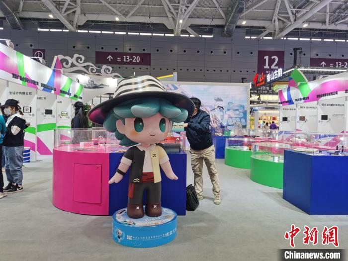 深圳文博會上的澳門創(chuàng)意館?！∴嵭〖t 攝