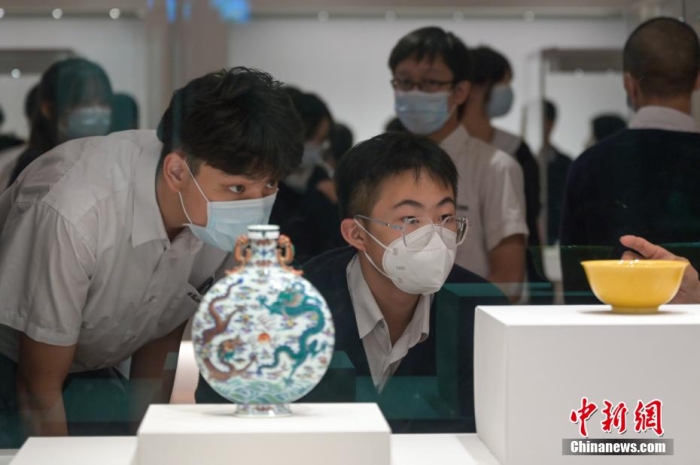 資料圖：圖為學(xué)生參觀香港故宮文化博物館。 陳永諾 攝