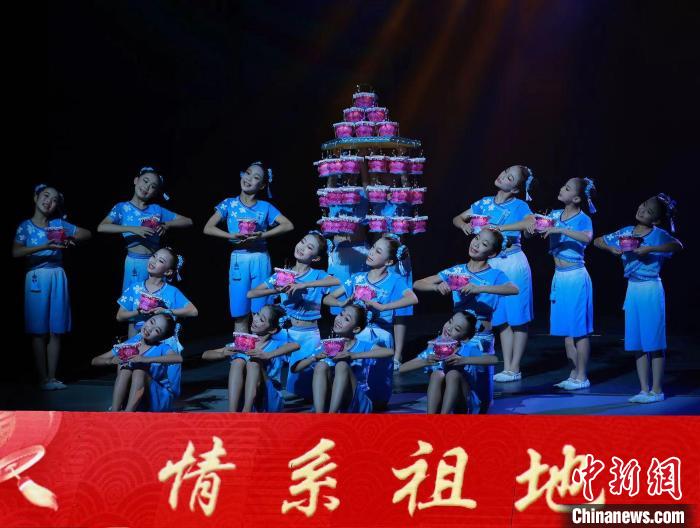 少兒舞蹈《芷溪花燈》?！↓垘r市融媒體中心供圖