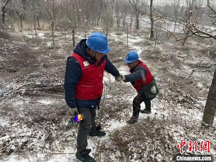 應(yīng)對(duì)寒潮天氣國網(wǎng)北京電力啟動(dòng)冬季氣象災(zāi)害預(yù)警應(yīng)急響應(yīng)