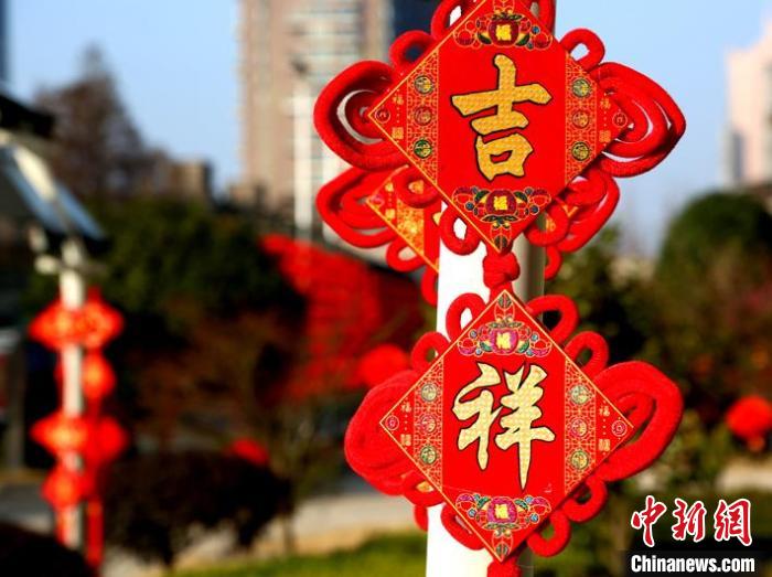 武警金華支隊營地年味十足?！」汲袩N 攝