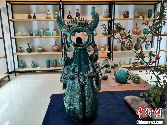 圖為貴州平塘牙舟陶?！≈苎嗔?攝