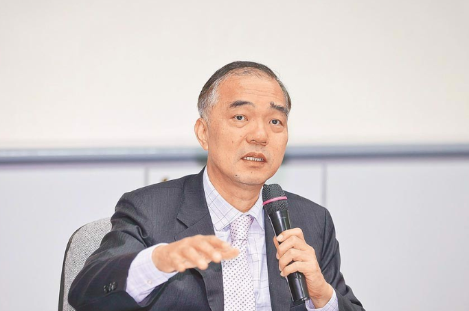 ?；鶗案倍麻L馬紹章