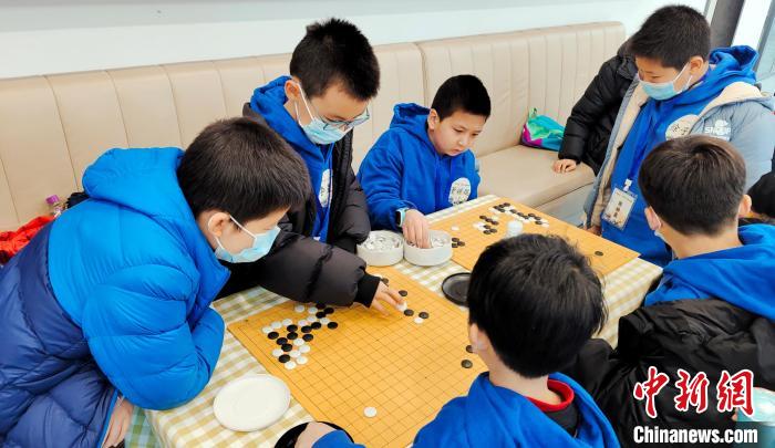 以棋會友?！垈髅?攝
