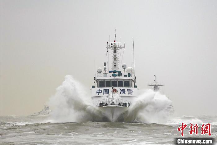 海警艦艇猶如翱翔的海燕在海面上前行?！「Ｖ莺＞止﹫D