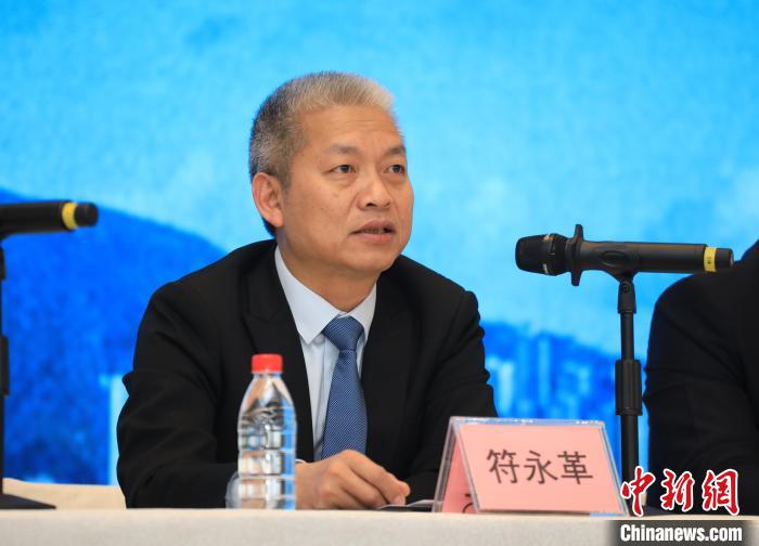 橫琴粵澳深度合作區(qū)執(zhí)委會副主任符永革在介紹政策出臺的背景意義?！￡P(guān)銘榮 攝