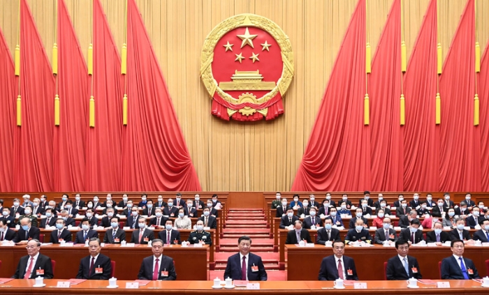 3月11日，第十三屆全國人民代表大會第四次會議在北京人民大會堂閉幕。黨和國家領(lǐng)導人習近平、李克強、汪洋、王滬寧、趙樂際、韓正、王岐山等在主席臺就座，栗戰(zhàn)書主持閉幕會并發(fā)表講話。新華社記者 謝環(huán)馳 攝