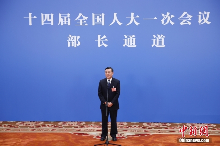 圖為住房和城鄉(xiāng)建設(shè)部部長倪虹接受媒體采訪。<a target='_blank' href='/'>中新社</a>記者 韓海丹 攝
