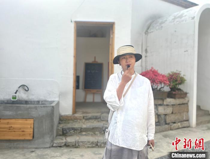 2018年，銅陵市郊區(qū)政協(xié)常委胡婷婷也選擇回到家鄉(xiāng)，選擇做一名“新農(nóng)人”?！?chǔ)瑋瑋 攝