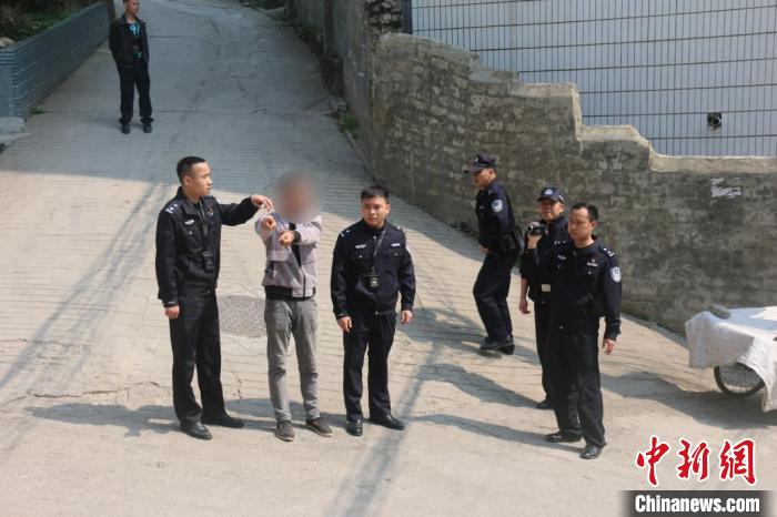 圖為犯罪嫌疑人指認現場。　貴州警方供圖