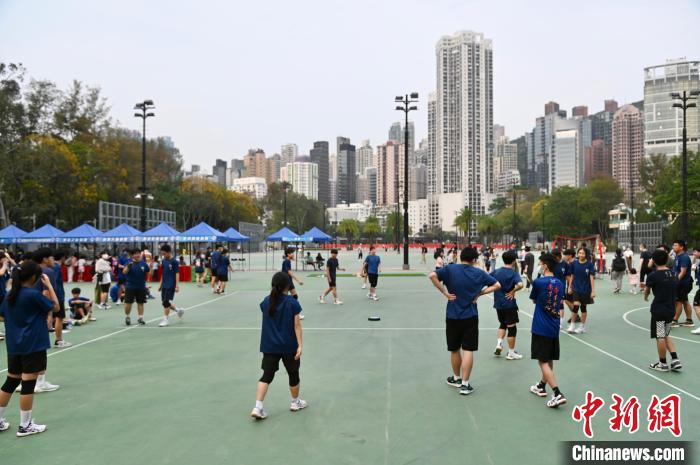 大批年輕人參與全民國家安全教育日系列活動?！±钪救A 攝