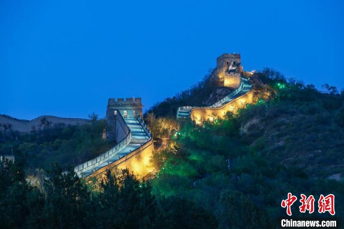 圖為北京八達嶺夜長城。　<a target='_blank' href='/'>中新社</a>記者 賈天勇 攝