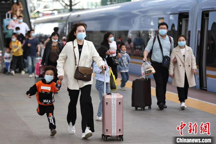 應(yīng)對“五一”出行熱長三角“水陸空”部門投入大量運(yùn)力