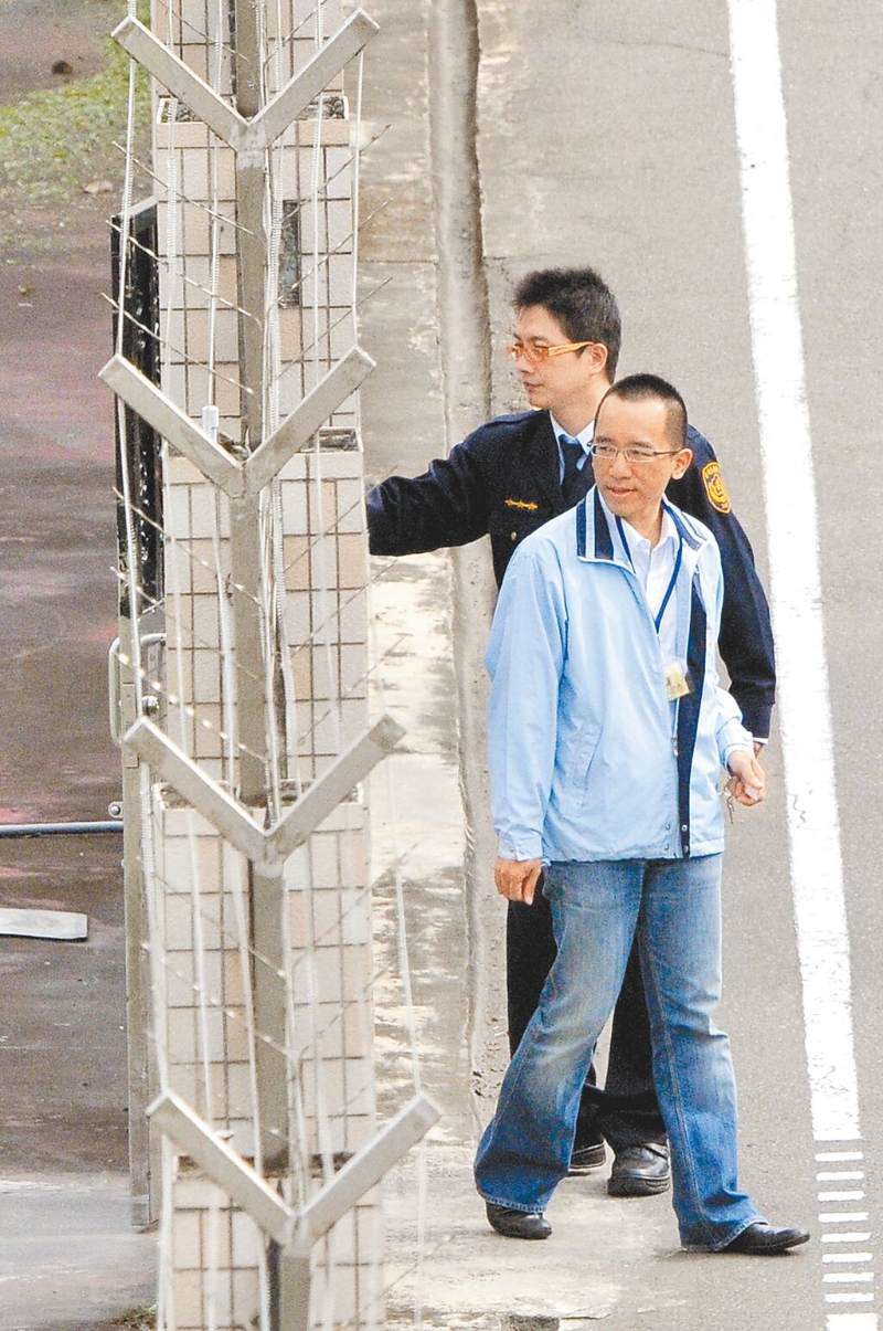 臺(tái)灣地區(qū)前領(lǐng)導(dǎo)人陳水扁兒子陳致中涉及洗錢(qián)罪案，判刑1年定讞。圖為2010年陳致中到臺(tái)北看守所探父的畫(huà)面。（本報(bào)資料照片）圖片來(lái)源：臺(tái)灣“中時(shí)新聞網(wǎng)”.jpg