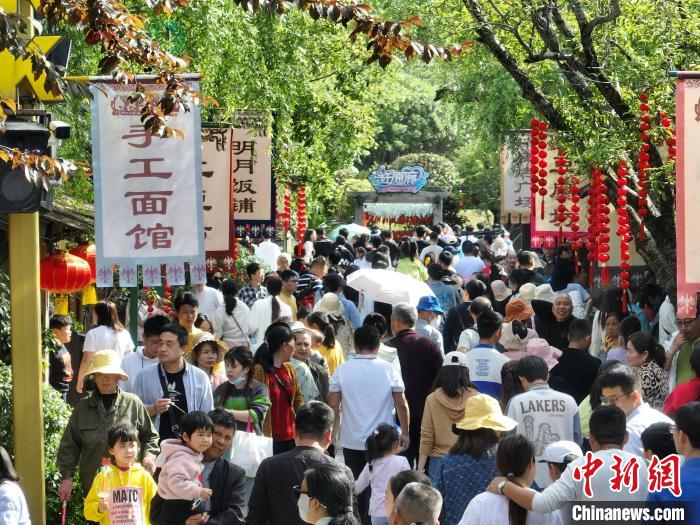 五一假期江西為文旅市場(chǎng)環(huán)境“塑形”優(yōu)質(zhì)服務(wù)迎四方客