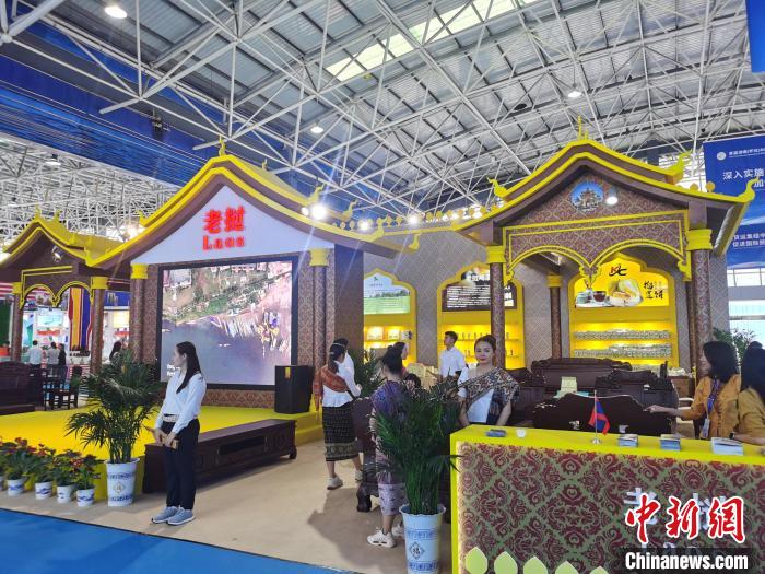首屆湖南（懷化）RCEP經(jīng)貿(mào)博覽會(huì)現(xiàn)場成交額逾1.2億元