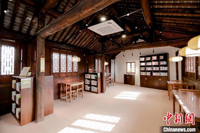我嘉書房(工業(yè)區(qū)·印氏住宅)?！〖味▍^(qū)圖書館 嘉定工業(yè)區(qū)文化體育服務(wù)中心 供圖